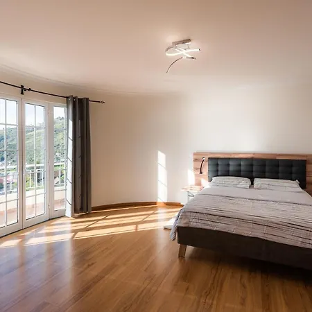 Sunnyside Villa *